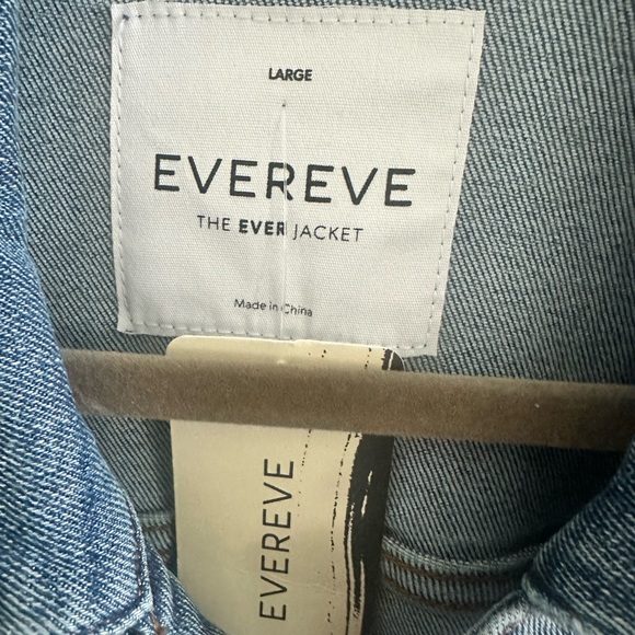 Evereve Faded Light Blue Denim Jacket - Picture 3 of 4